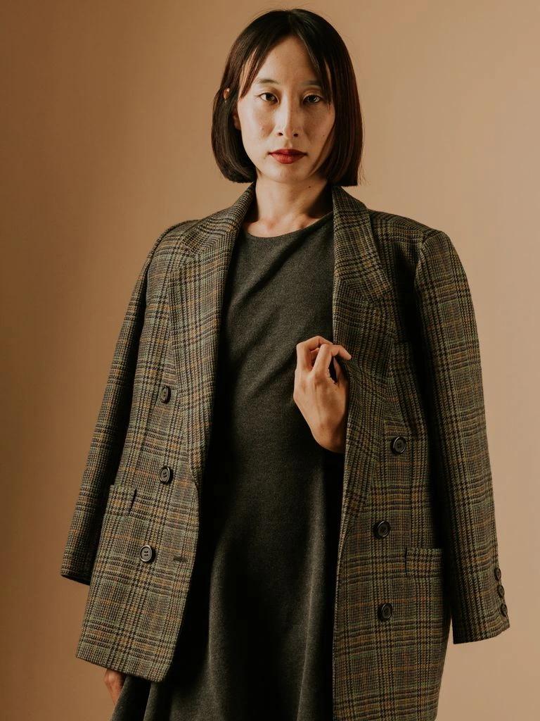 Portrait of a YazaGaku native Japanese instructor in a Kyoto studio